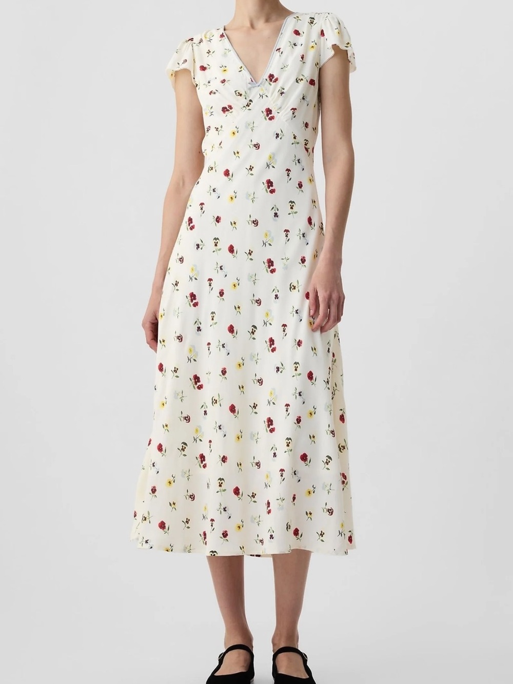 Gap × DÔEN Floral Midi Dress in Ivory Beige